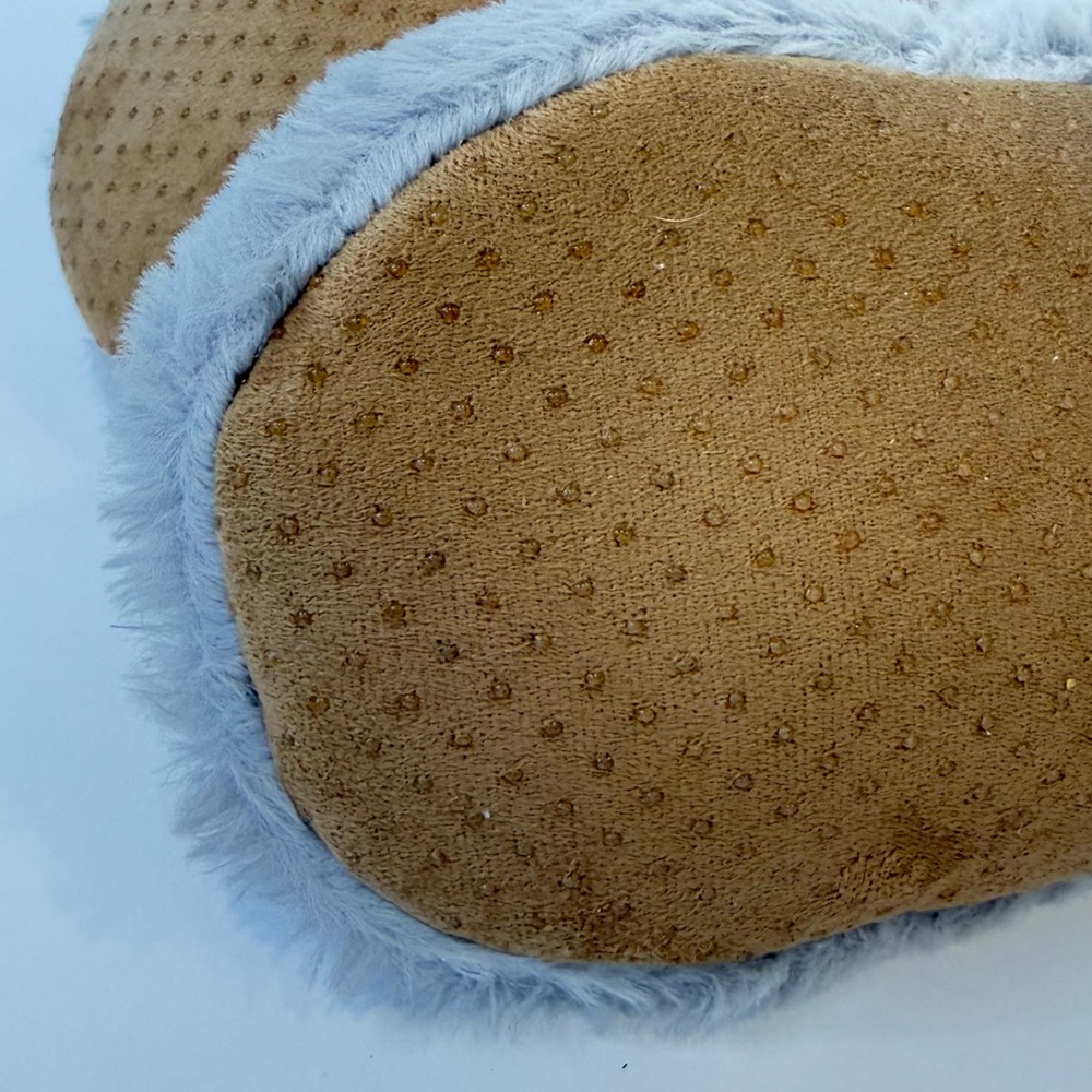 Mixit Gray Fuzzy Slippers - Picture 6 of 9